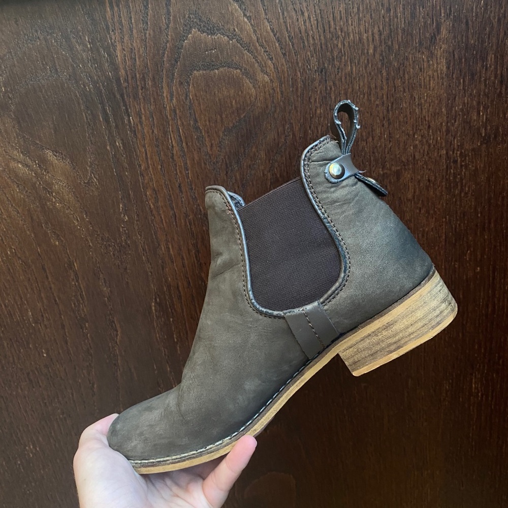 Steve Madden Chelsea Boots